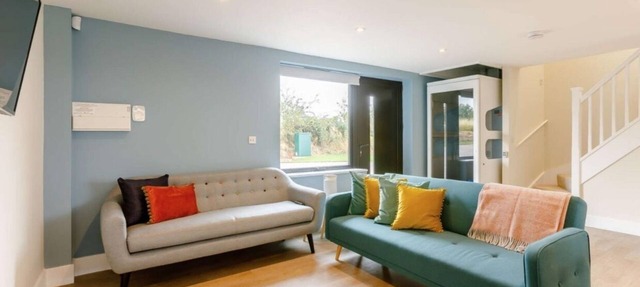 Fully Accessible-Disabled Adapted-Hot Tub-Pets
