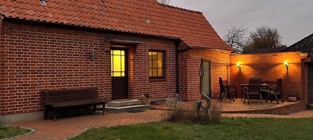 Fully equipped vacation home for up to 6 people. Dog friendly!