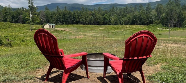 Fun Mountain Getaway with views and WIFI. Close to Mountains, Rivers and Lakes!