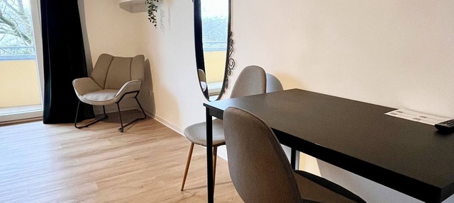 Furnished studio apartment with balcony in the Hanover-Mittelfeld district