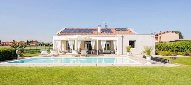 G&P Luxury Villa With Pool