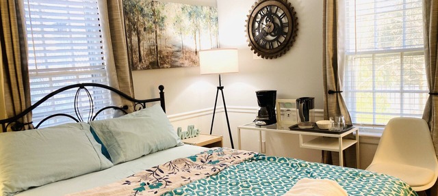 Garden View Private Bedroom w/ 4K 55”TV, Fireplace & Desk