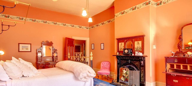 George Lowe Esquire Apartment - Buxton Manor