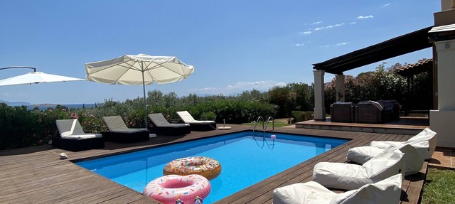 George's Villa Galaxidi, family, pool & garden!