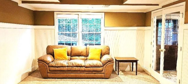 Get cozy in this 2-bedroom garden apartment in peaceful Alpharetta.