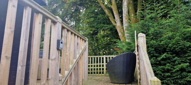 Glamping Hut - Riverside 1