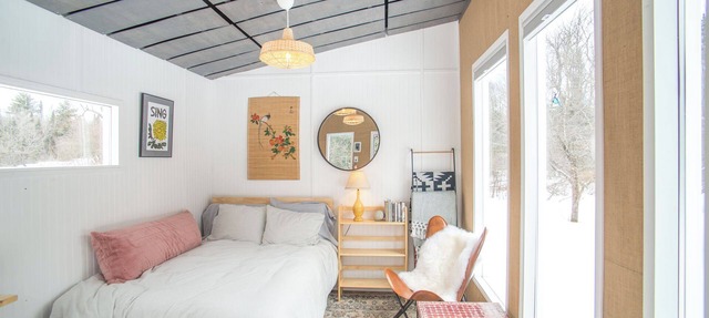 Glamping hut with WiFi in Ripton, biking, hiking, skiing