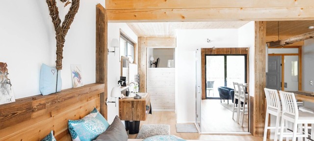 Glenn vacation chalet in Essing—sleeps 2 to 5 people, ideal for families!
