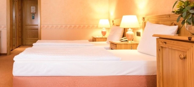 Golfblick Doppelzimmer mit Du Oder Bad, WC, Frühstück und Abendessen