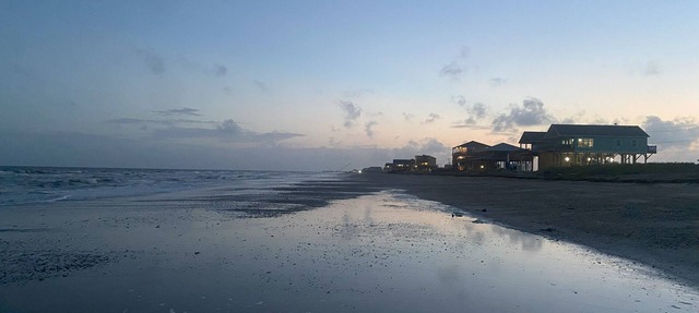 Gone Fishin’ | Bright Beachfront Retreat on the Gulf – Sleeps 8