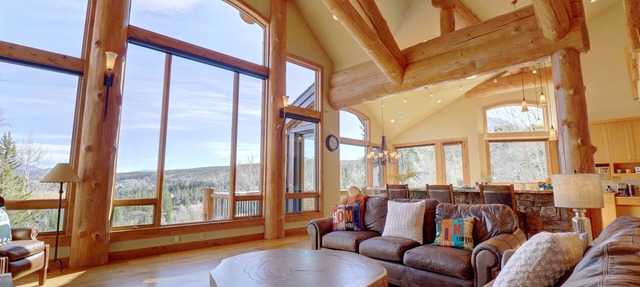 Good Elevations, Luxury Pet Friendly Home on Two Cabins Drive w/Private hot tub