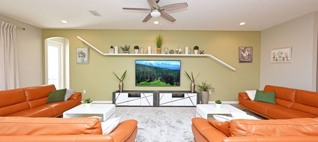 Gorgeous 10-bedroom 8-bath Pool Home Located in popular Sonoma Resort