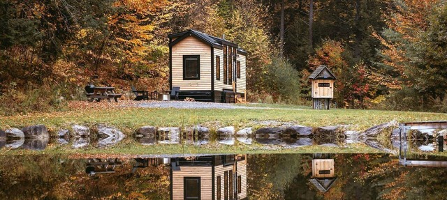 Gorgeous Cedar Tiny House for a Unique Pet-Friendly Getaway in Chester, Vermont