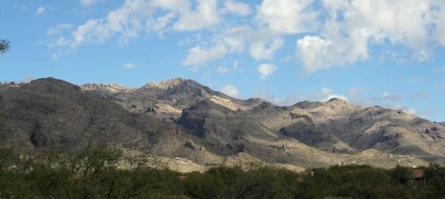 Gorgeous Mountain Views, Extended Patio & Heated Pool & Spa at Your Door Step