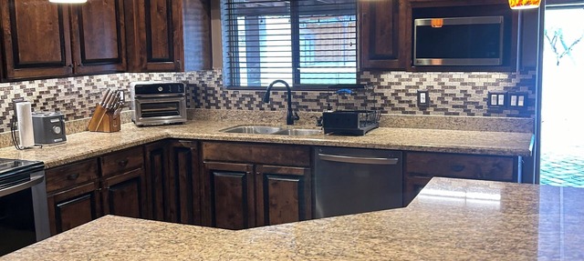 Gorgeous Mountain Views! In the heart of NW Tucson Golf Courses!