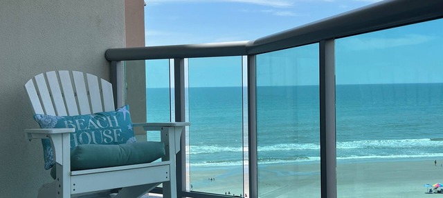 Gorgeous, oceanfront 2/2 villa in upscale Blue Water Keys North Myrtle Beach