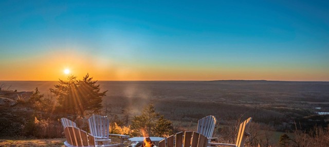 Gorgeous panoramic mountain views from the hot tub!