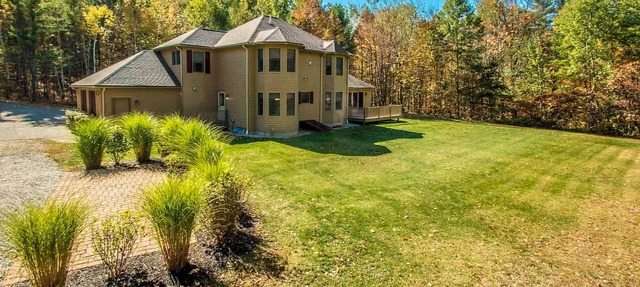 Gorgeous Private Villa - Minutes to the Saco River - Fire-pit & Yard