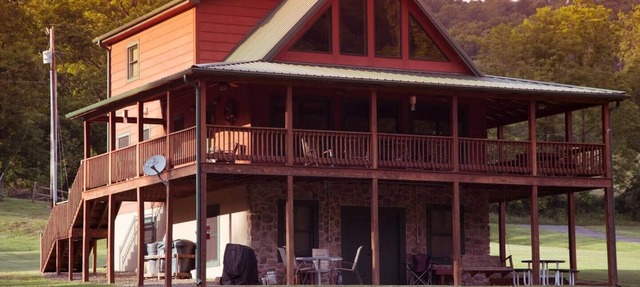 Gorgeous Riverfront Home w/Large Flat Yard 3B