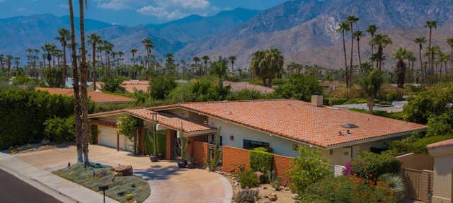 Gorgeous, Spacious Villa in Upscale Canyon Estates - Pool/Spa - Dog OK