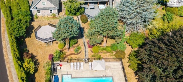 Grand 7BR Estate with Pool, Hot Tub, Sauna, Gym & Billiard