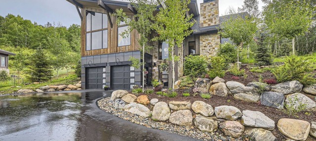 Grand Upscale 4-bedroom home with gourmet kitchen in Silverthorne, CO