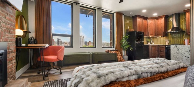 Grandview Studio | Skyline Views | Private Parking
