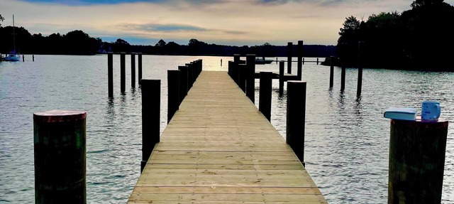 GRATITUDE FARM - A Tranquil Waterfront Renovated Farmhouse - Bozman, MD