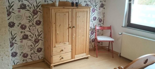 Great, cottage very well equipped. Approximately 8 minutes walk to the lake.