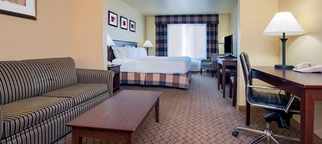 Great for a Romantic Getaway! W/ Meeting Room