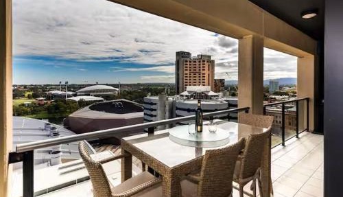 Great views Penthouse on North Terrace