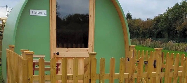 Green Dragon and Kitchen Pod - Sleeps 2 & Parking