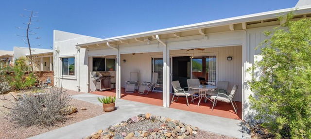 Green Valley Abode w/Pool Access & Mtn Views
