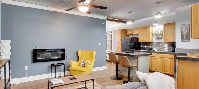 Greenwood Apt: 2 Mi to Self Regional Med Center!