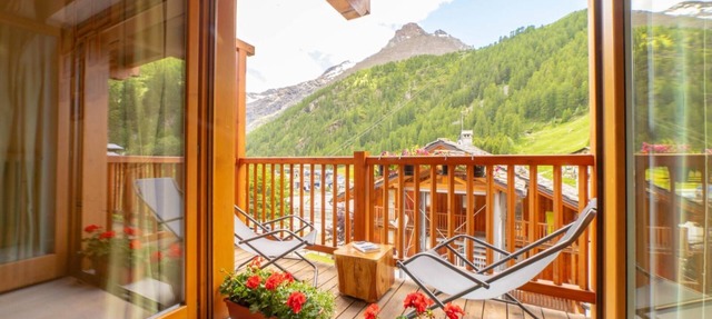 Gressoney La Trinitè Bilo with View and 4pax AMLodge