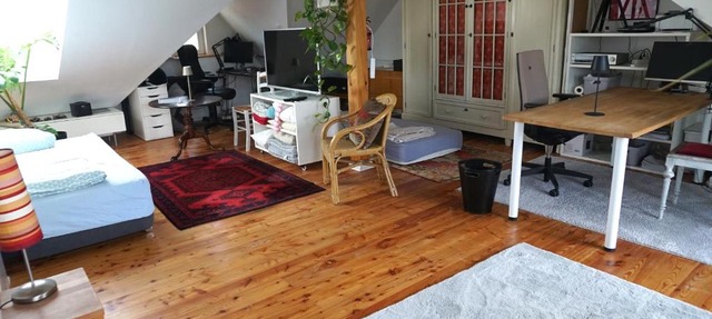Großes Dachzimmer vor den Toren Kölns