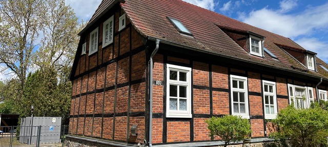 Ground Floor Apartment Ivenack in Historic Half-Timbered House