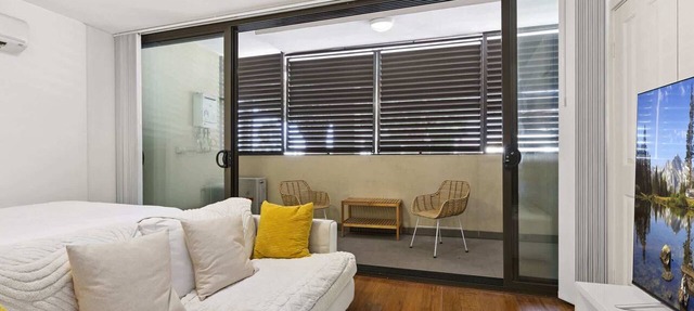 Ground Floor One-Bed with Courtyard Access