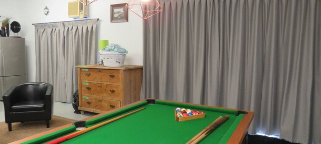Group accommodation ,large living area, nBoat parking, 1 minute from town