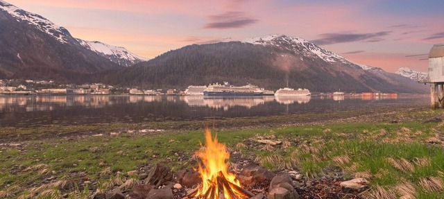 Group Getaway: Oceanfront w/Private Rocky Beach