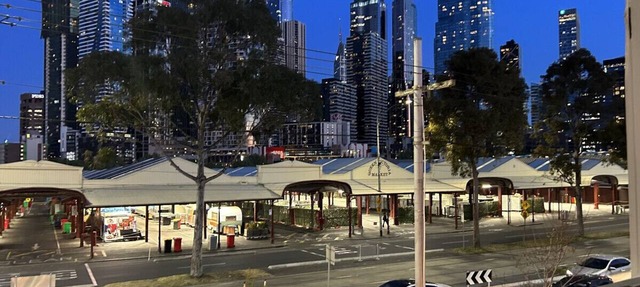 Groups welcome! Opp Vic Markets. Tram on doorstep