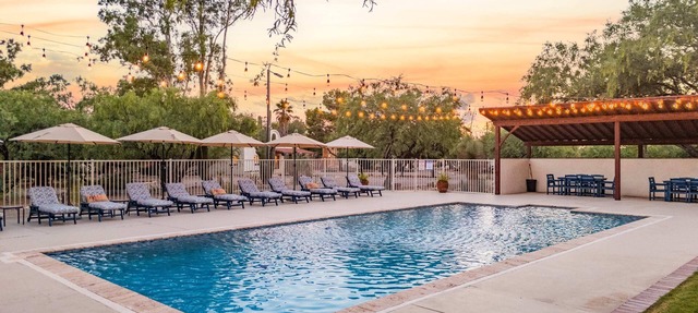 Guest Ranch with Pool & Pickleball Solana #1