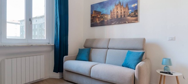 GuestHost - Comfortable 30m2 studio, perfect for 2, located on the second floor of a building with lift.The apartment is located in the Ca' Granda - Prato Centenaro area, located in Municipality 9 north of Milan, a well-connected residential area (M5 Ca'