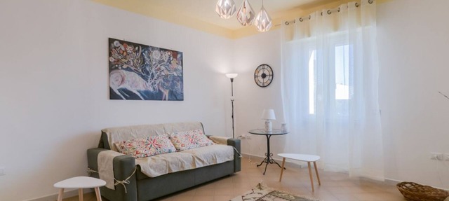 GuestHost - Enchanting, tastefully furnished apartment that sleeps up to 4 people and is energy efficient thanks to the photovoltaic power supply. The accommodation is located in the centre, just 500m from the station and a short distance from the motorw