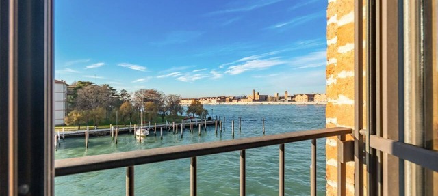 GuestHost - Giudecca Elegant APT with Stunning Lagoon View!