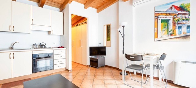 GuestHost - Lovely studio apartment located just 350m from Lodi M3 stop