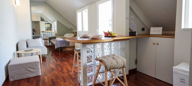 GuestHost - Studio con Balcone per 2 persone