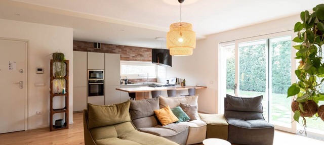 GuestHost - Unique villa in a quiet residential neighborhood, just 15 minutes by car from Padova, where you can enjoy the right relaxation away from city life.Ideal for couples or families and for business trips, it is perfect for 4 guests, bright and sp