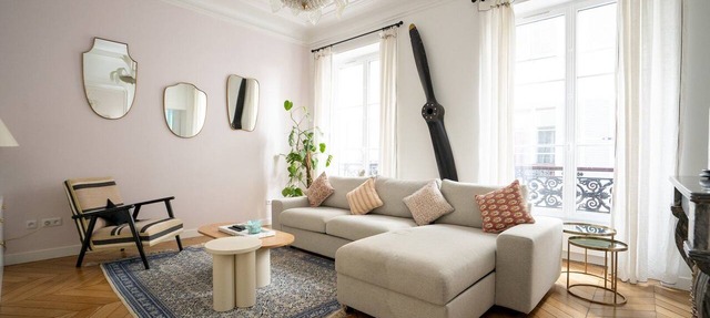 GuestReady - A classic touch of Parisian glamour