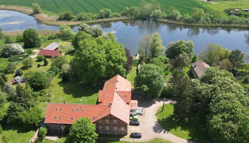 Gutshof Kämmerich - Fewo "Schwalbennest"